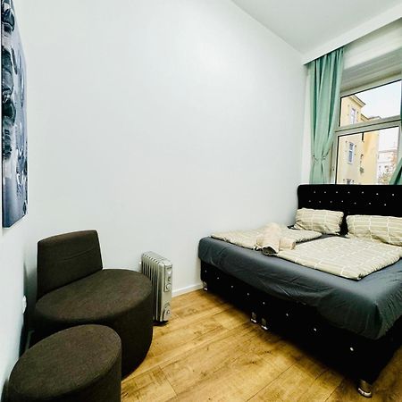 Cozy 9Br Shared Apartment, Only 12Min Walk To Augarten Вена Экстерьер фото