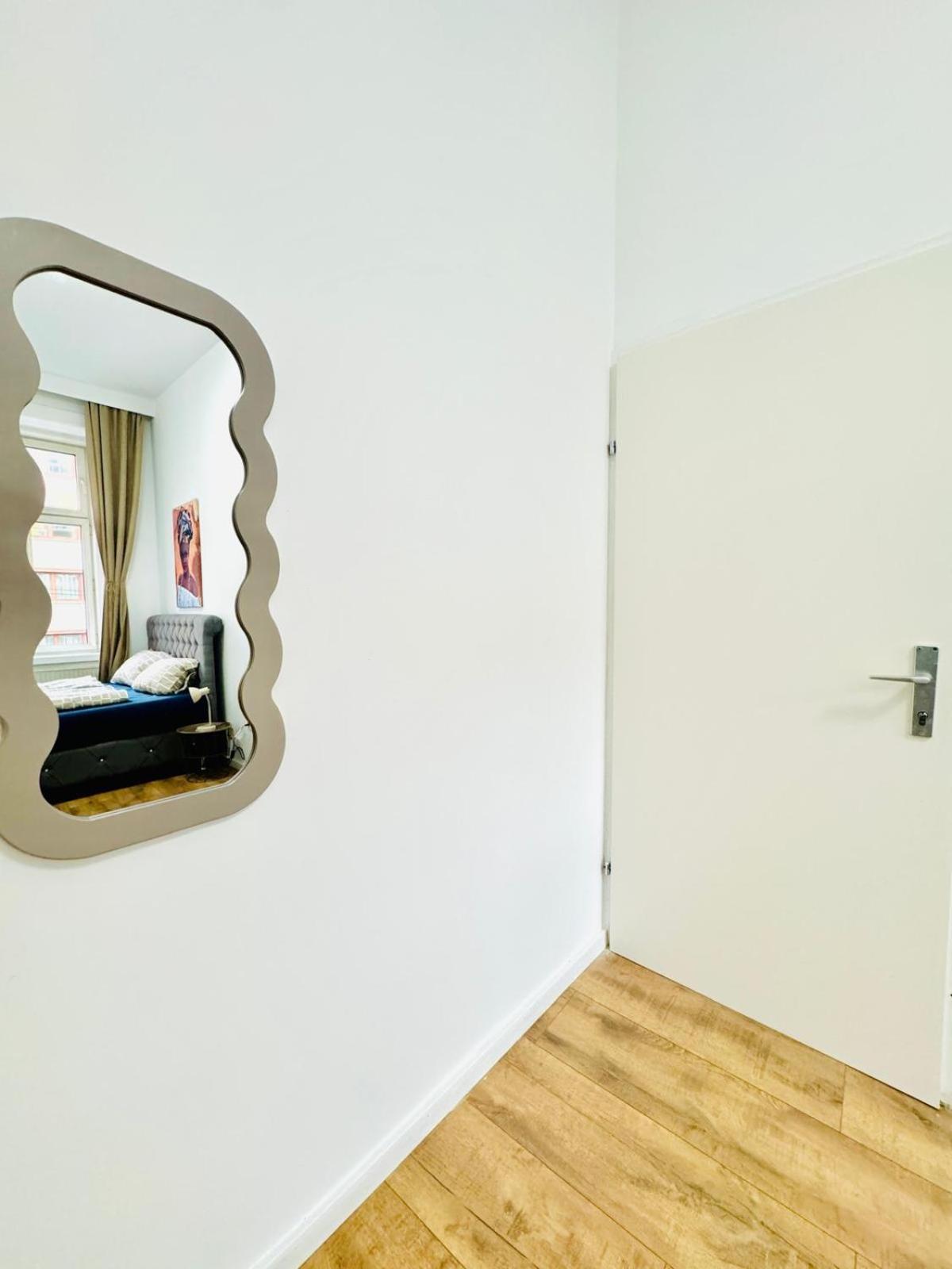 Cozy 9Br Shared Apartment, Only 12Min Walk To Augarten Вена Экстерьер фото