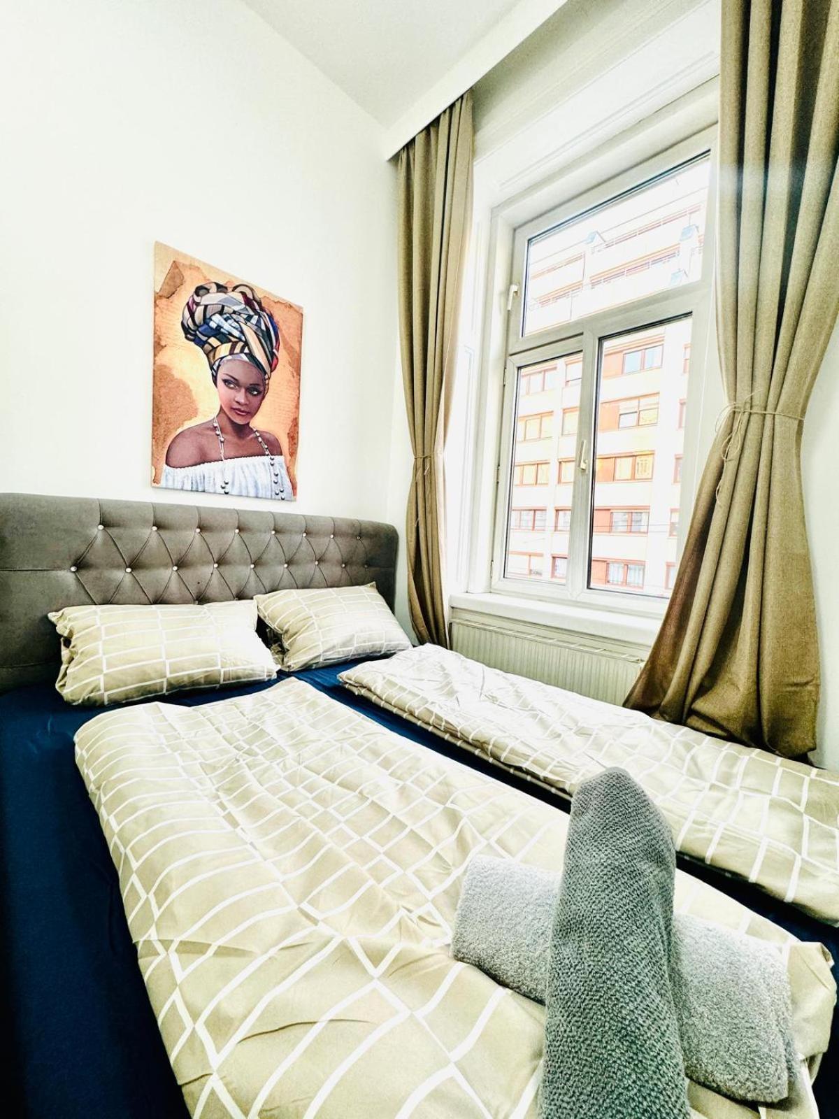 Cozy 9Br Shared Apartment, Only 12Min Walk To Augarten Вена Экстерьер фото
