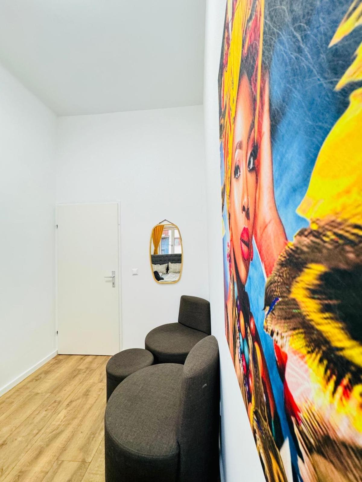 Cozy 9Br Shared Apartment, Only 12Min Walk To Augarten Вена Экстерьер фото
