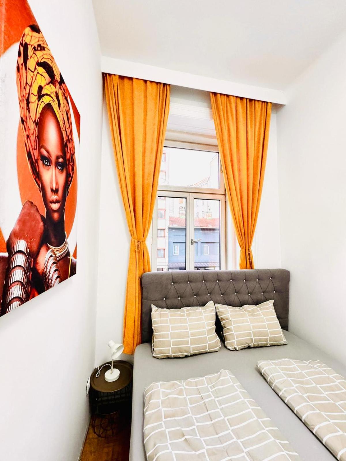 Cozy 9Br Shared Apartment, Only 12Min Walk To Augarten Вена Экстерьер фото