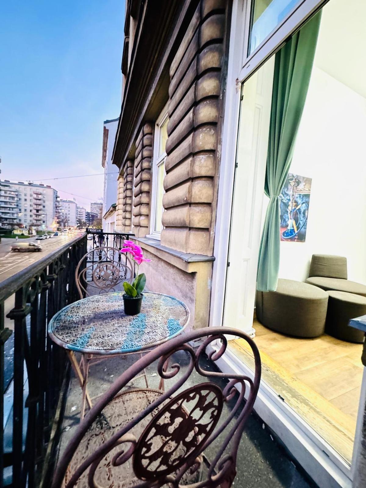 Cozy 9Br Shared Apartment, Only 12Min Walk To Augarten Вена Экстерьер фото