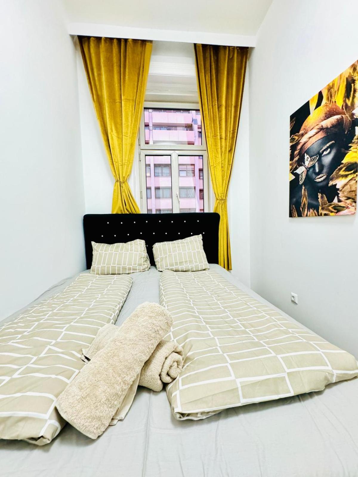 Cozy 9Br Shared Apartment, Only 12Min Walk To Augarten Вена Экстерьер фото
