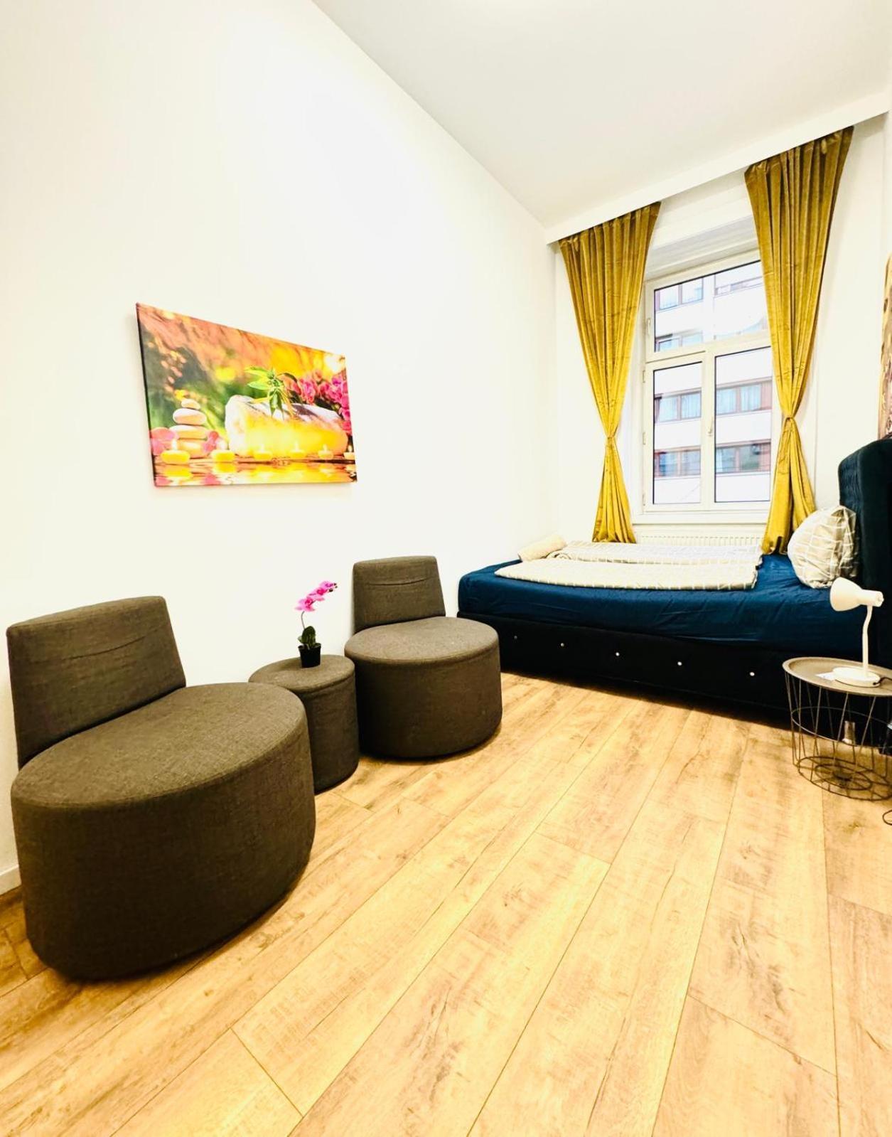 Cozy 9Br Shared Apartment, Only 12Min Walk To Augarten Вена Экстерьер фото
